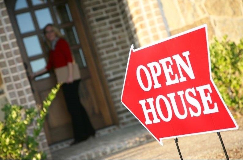 What to Ask At An Open House